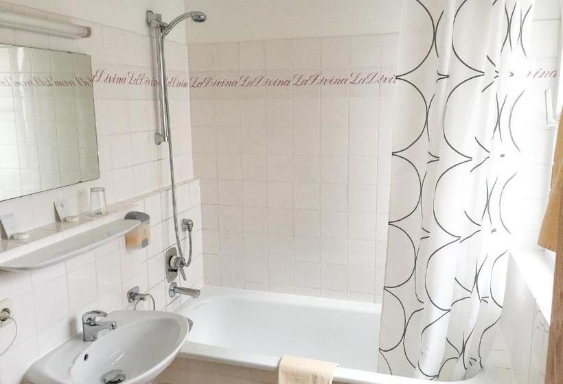 هتل Pension Mona Lisa