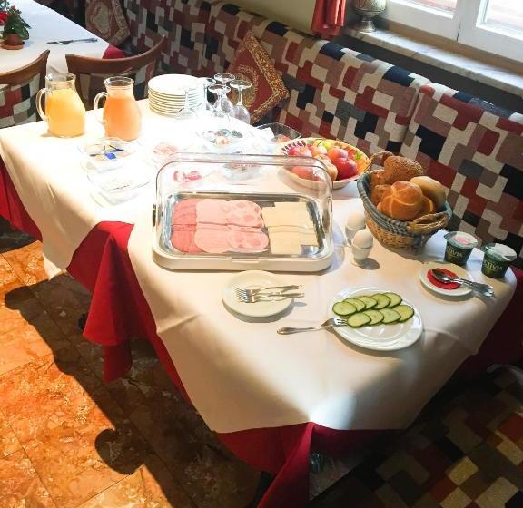 هتل Pension Mona Lisa