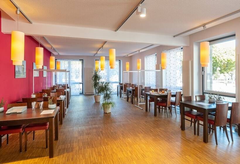 هتل Neuhaus Integrations