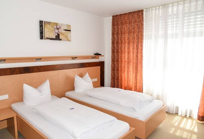 Отель Nürnberger Hof