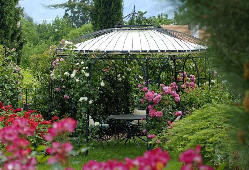 Отель Pienzenau Am Schlosspark