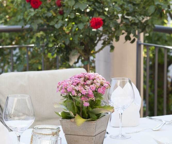 Отель Pienzenau Am Schlosspark