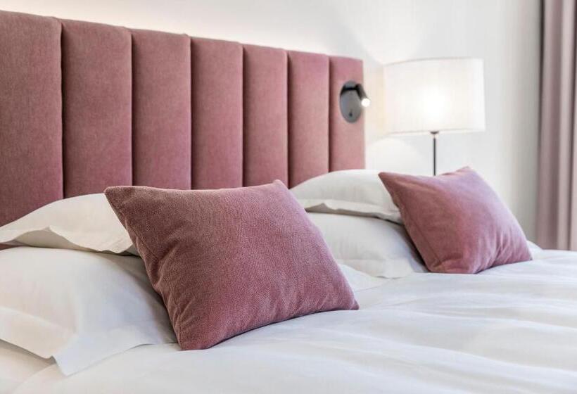 Отель Pienzenau Am Schlosspark