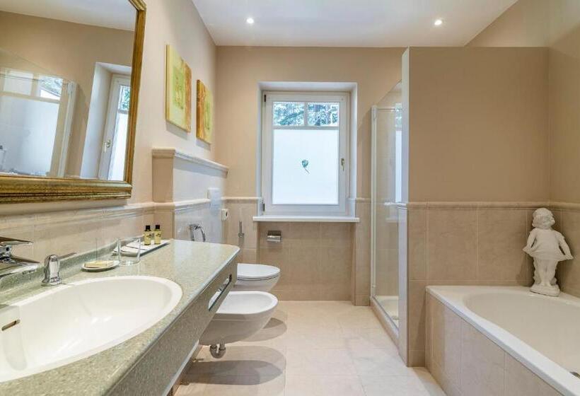 Отель Pienzenau Am Schlosspark