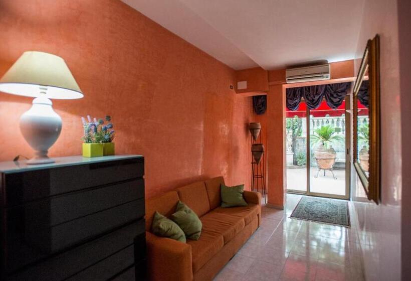 Отель Sant Antonio Garden Rooms Apartments