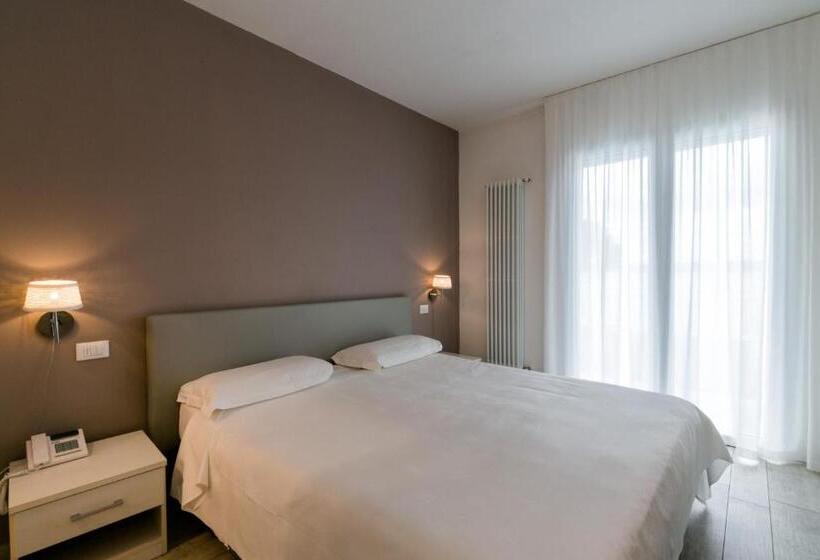 בית מלון כפרי Saviola