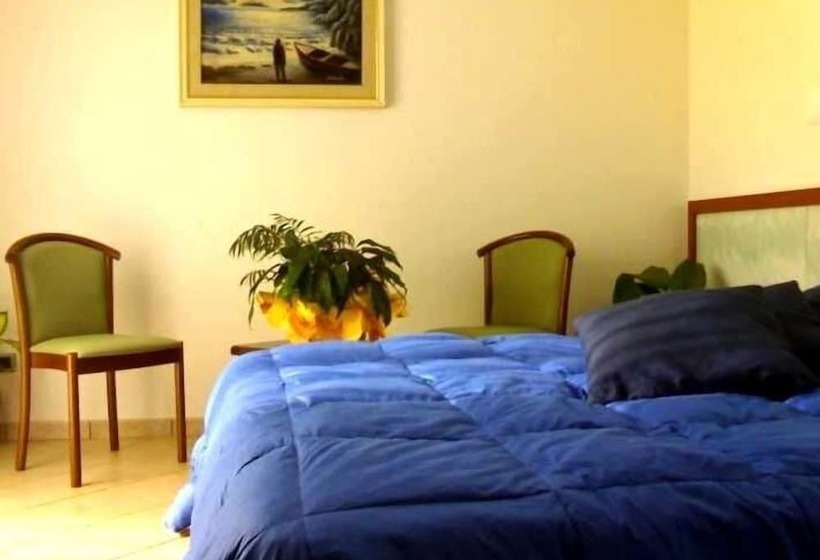 Отель Sea Garden