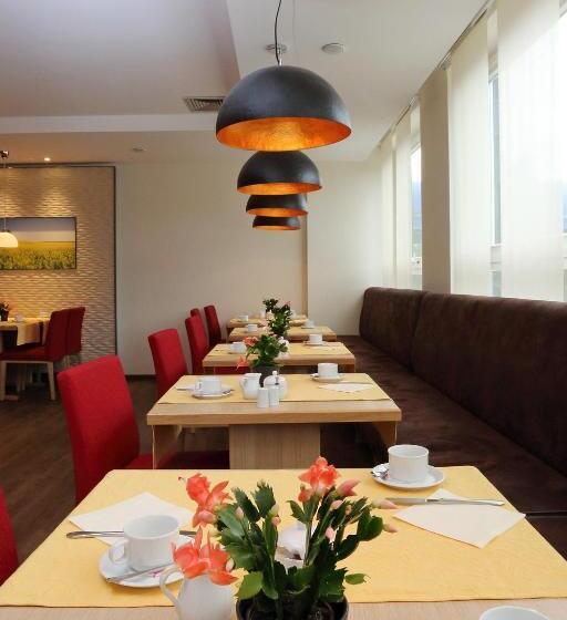 ホテル Silberhorn