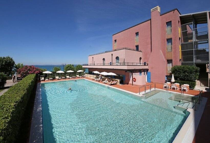 Отель Sportsman