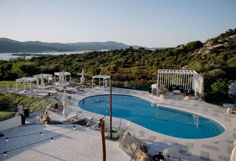 בית מלון כפרי Sulia House Porto Rotondo, Curio Collection By Hilton