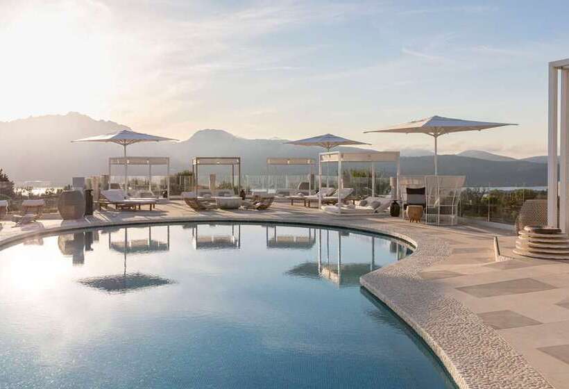 בית מלון כפרי Sulia House Porto Rotondo, Curio Collection By Hilton