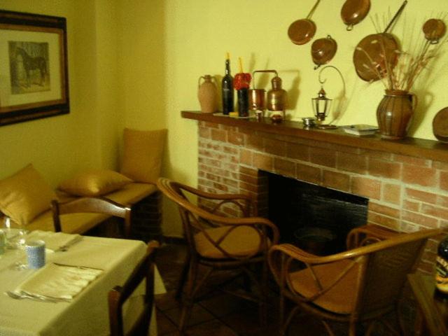Отель Tavernola Locanda Di Campagna