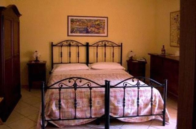 Отель Tavernola Locanda Di Campagna