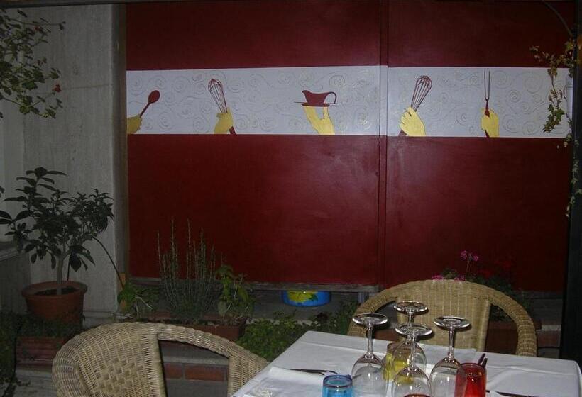 Отель Tavernola Locanda Di Campagna