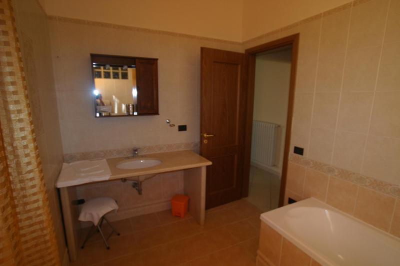 Отель Tavernola Locanda Di Campagna