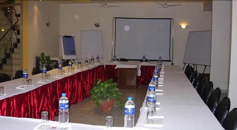 ホテル The Maple Leaf Dlf Cyber City