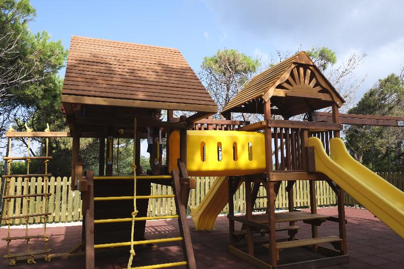 ホテル Torre Del Porticciolo Camping  Village  Gampling