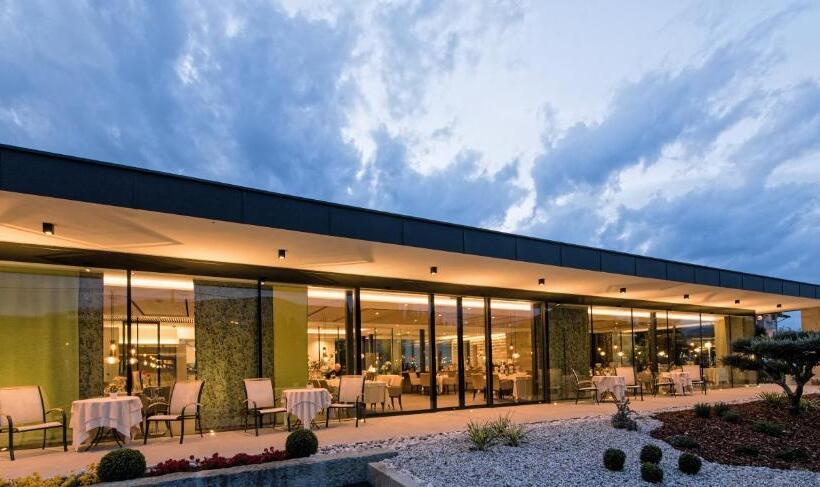 호텔 Weinegg Wellviva Resort