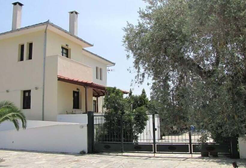 Palirria Hotel & Studios