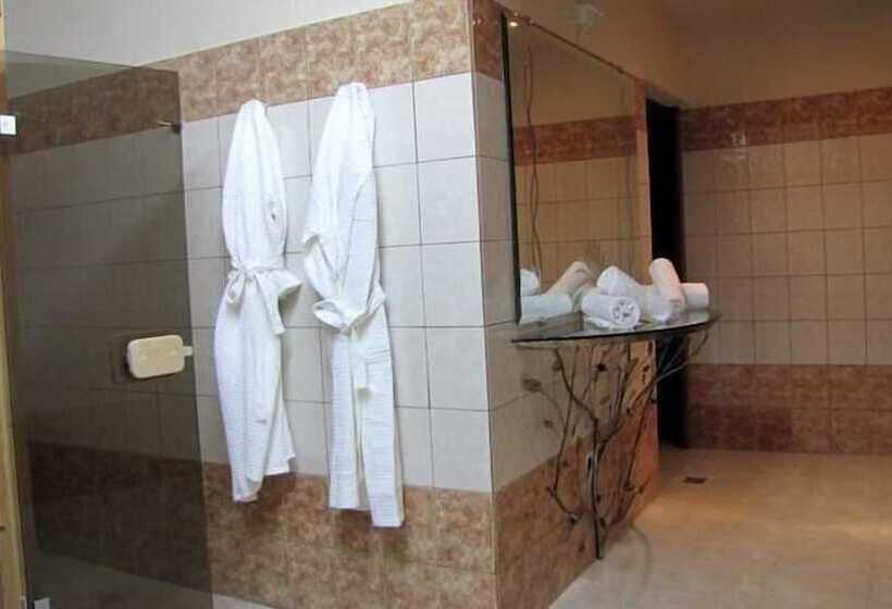 Palirria Hotel & Studios