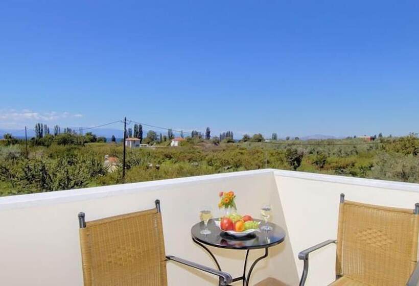 Palirria Hotel & Studios