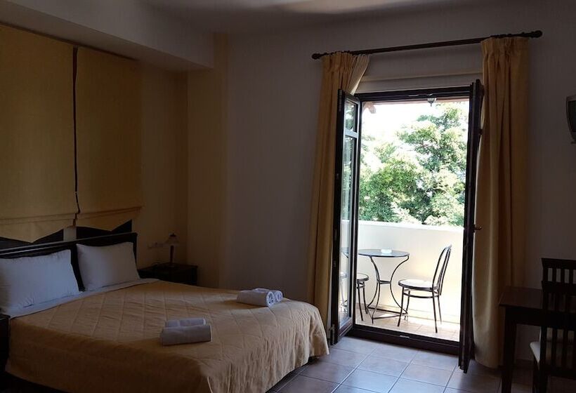 Palirria Hotel & Studios