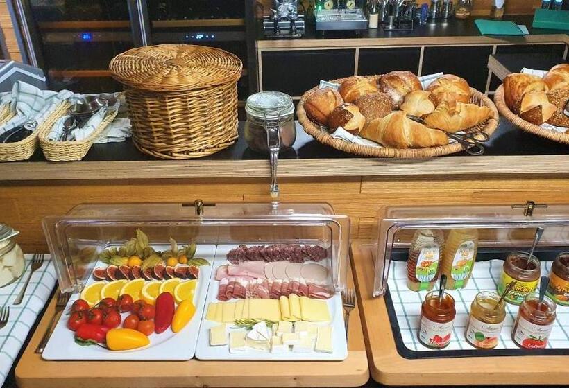 פנסיון Der Höfener Garten