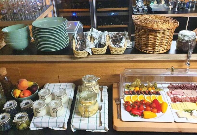 פנסיון Der Höfener Garten