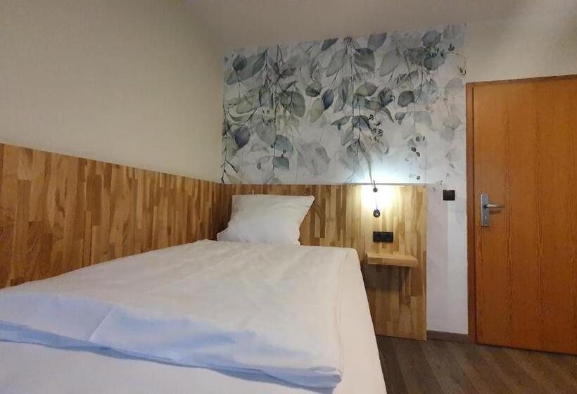 פנסיון Der Höfener Garten