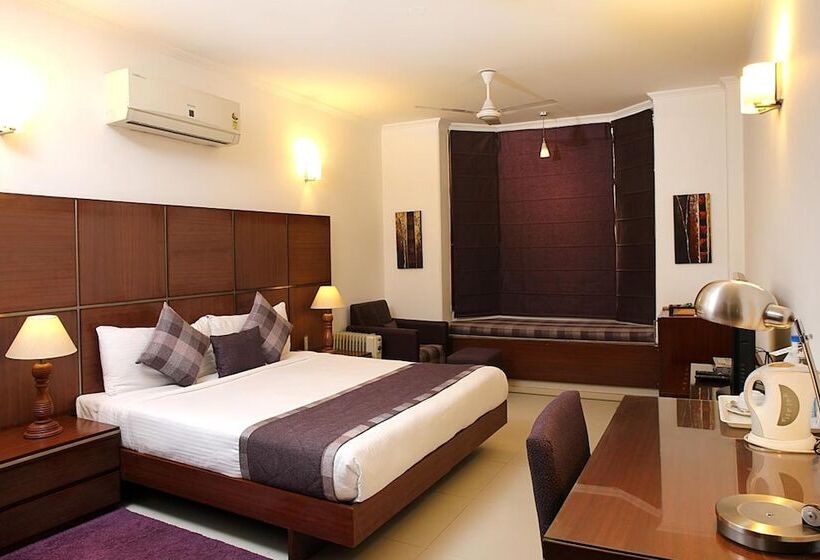 Резиденция Ahuja Residency Dlf Phase 2