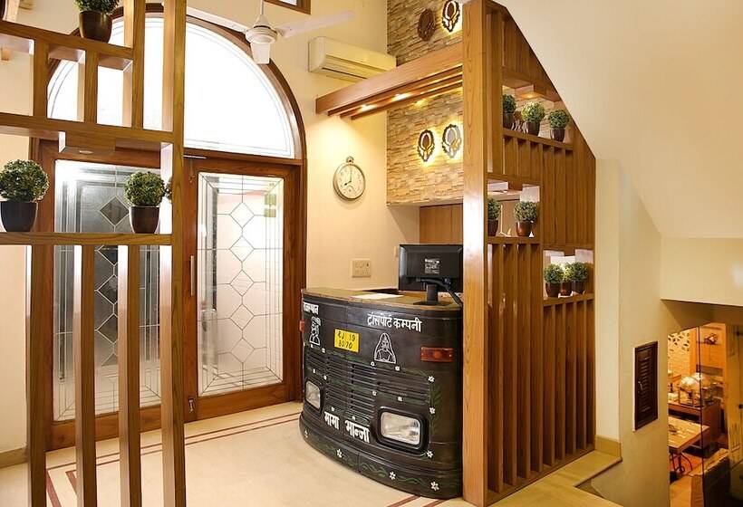 Резиденция Ahuja Residency Dlf Phase 2