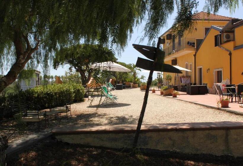 إقامة Oasi Del Fiumefreddo