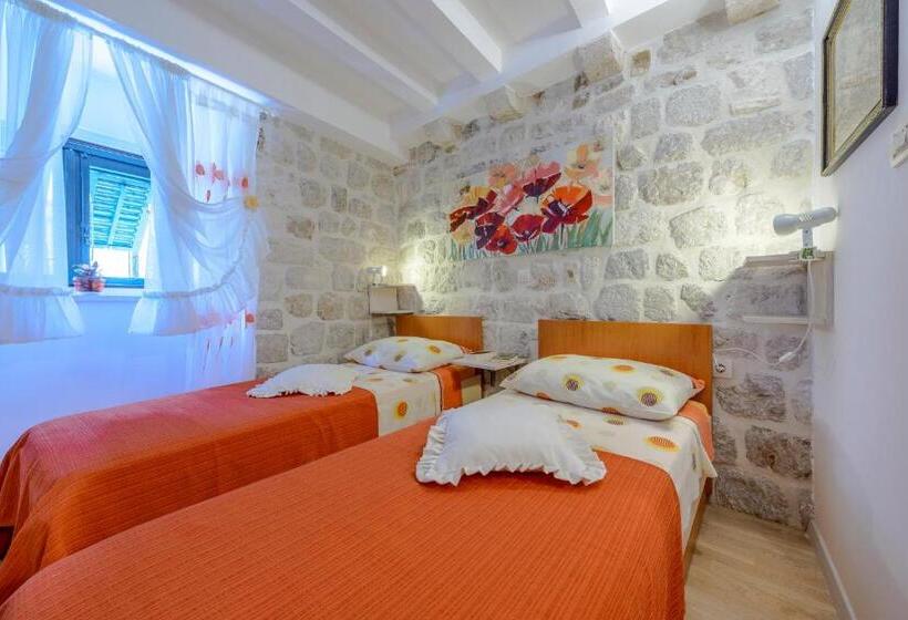 بنسيون Studio Stradun