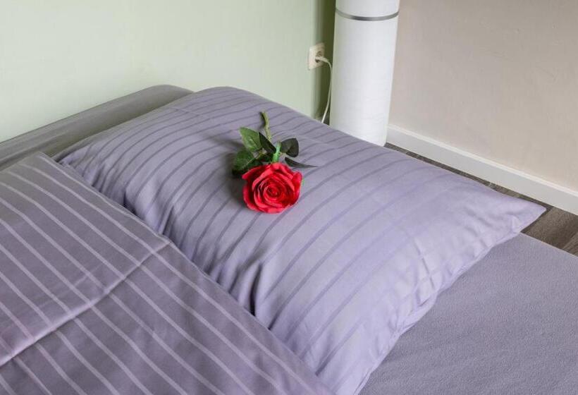 مبيت وإفطار Pension Am Waldesrand