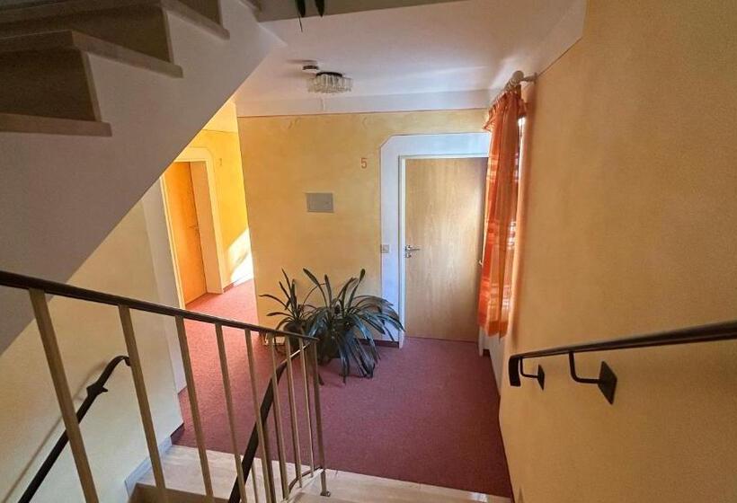 Goldener Schwan Hotel Garni