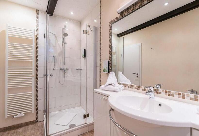 Отель Altes Weinhaus