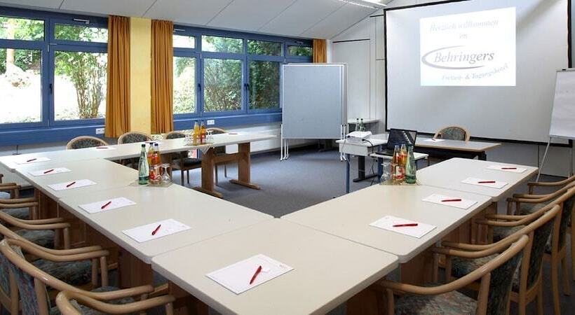 호텔 Behringers Freizeit  Und Tagungs