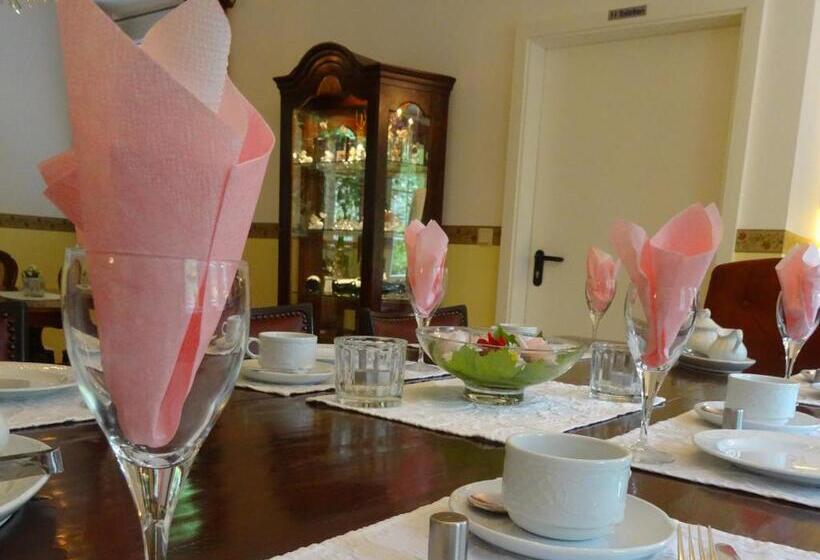 Отель Boutique Jungenwald