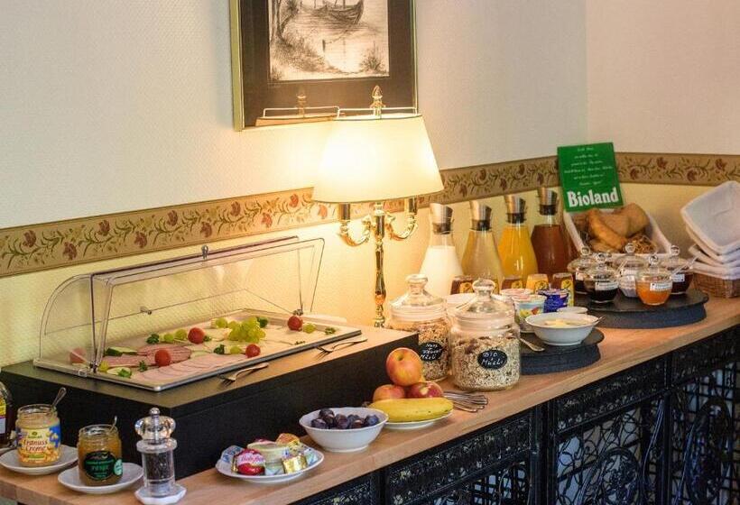 Отель Boutique Jungenwald