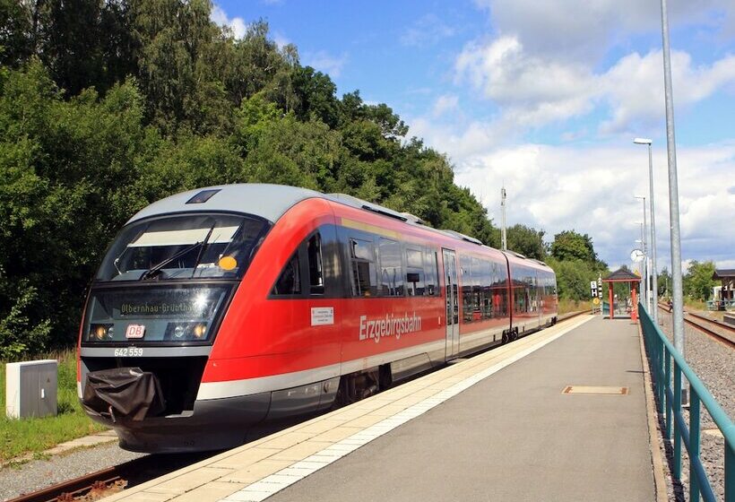 Отель Erbgericht Buntes Haus