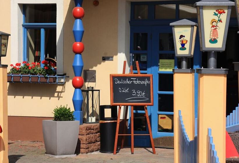 Отель Erbgericht Buntes Haus