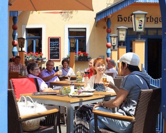 Отель Erbgericht Buntes Haus