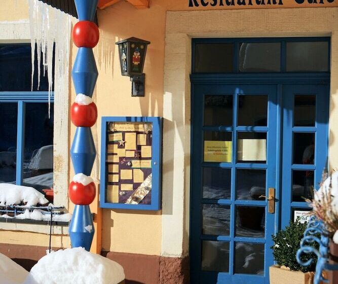 Отель Erbgericht Buntes Haus