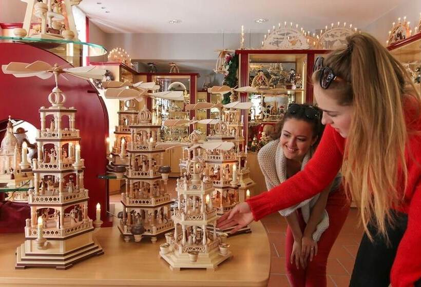 Отель Erbgericht Buntes Haus