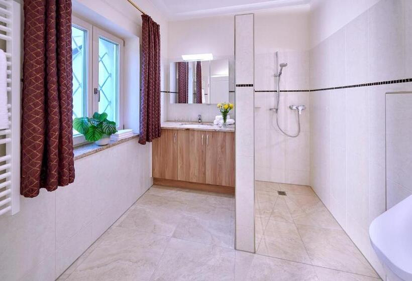 Отель Ferienwohnungen Im Bonnschloessl