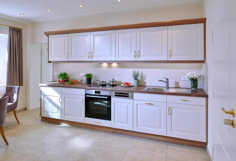 Отель Ferienwohnungen Im Bonnschloessl