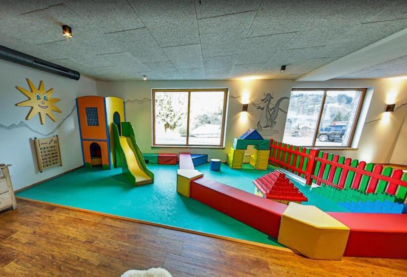 בית מלון כפרי Feuriger Tatzlwurm