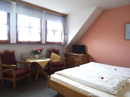 فندق Fränkischer Hahn