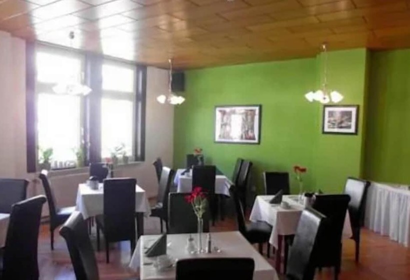 فندق Garni Am Thüringer Kloßtheater