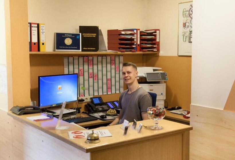 Отель Garni Haus Zum Gutenberg